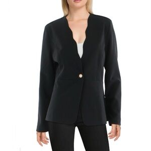 PLM Scalloped edge single button blazer